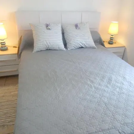 Villeneuve-les-avignon, 55 M² + Terrasse *