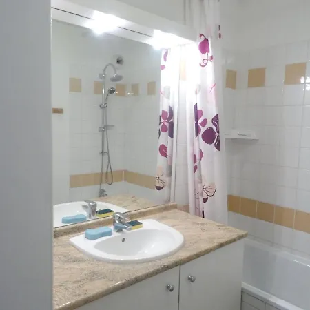 Villeneuve-les-avignon, 55 M² + Terrasse * Villeneuve-lès-Avignon