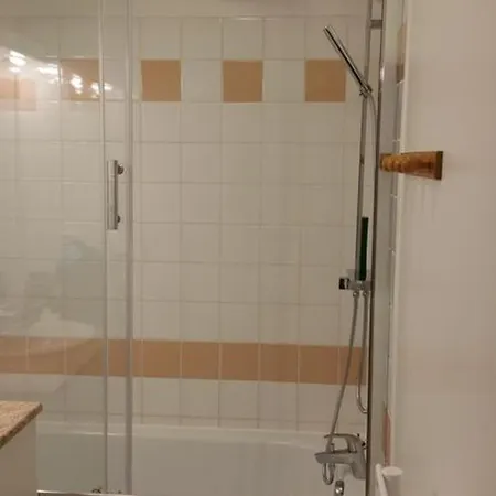 Villeneuve-les-avignon, 55 M² + Terrasse * Villeneuve-lès-Avignon