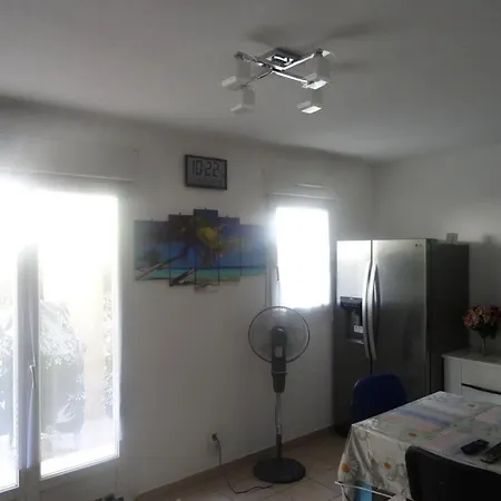 Villeneuve-les-avignon, 55 M² + Terrasse Apartmán