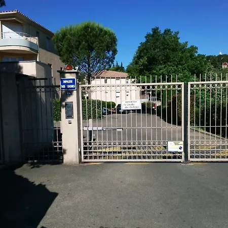 Villeneuve-les-avignon, 55 M² + Terrasse Apartmán
