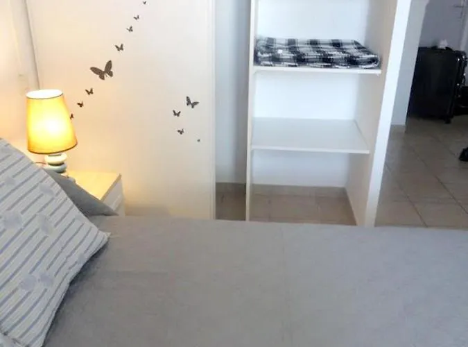 Villeneuve-les-avignon, 55 M² + Terrasse Apartment *