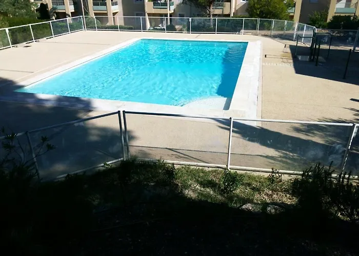Apartment Villeneuve-les-avignon, 55 M² + Terrasse *