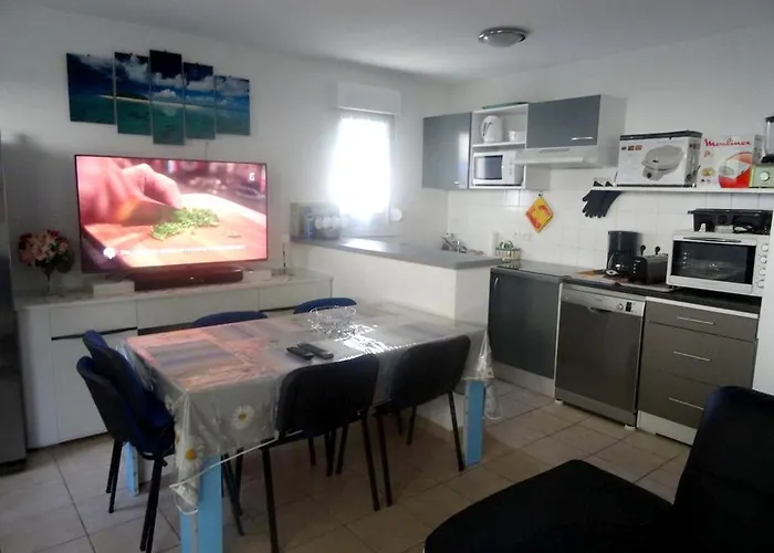 Apartment Villeneuve-les-avignon, 55 M² + Terrasse *